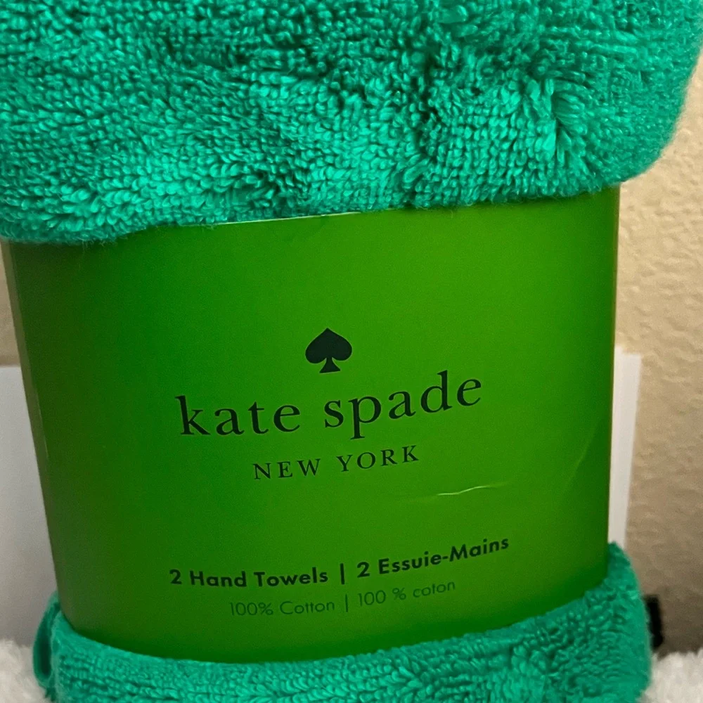 kate spade Vibrant Green Hand Towel Set of 2 NWT